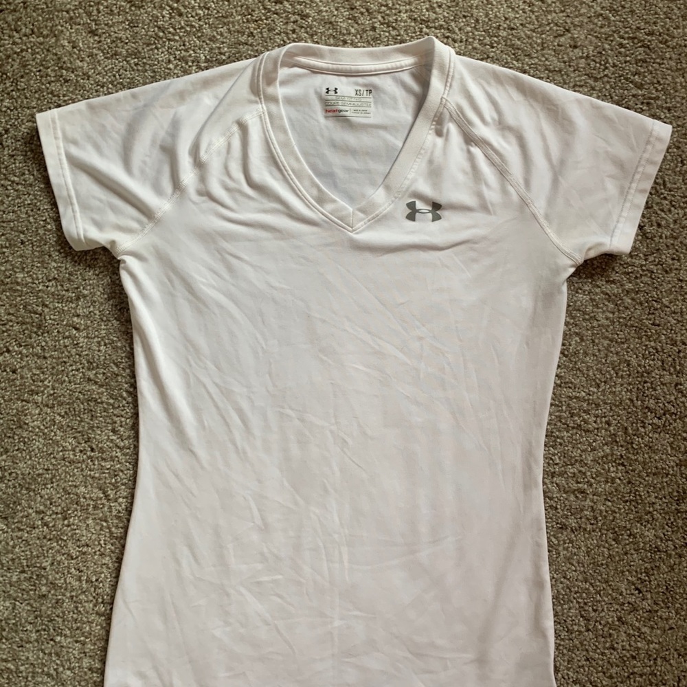 Women’s Underarmour T Shirt XS